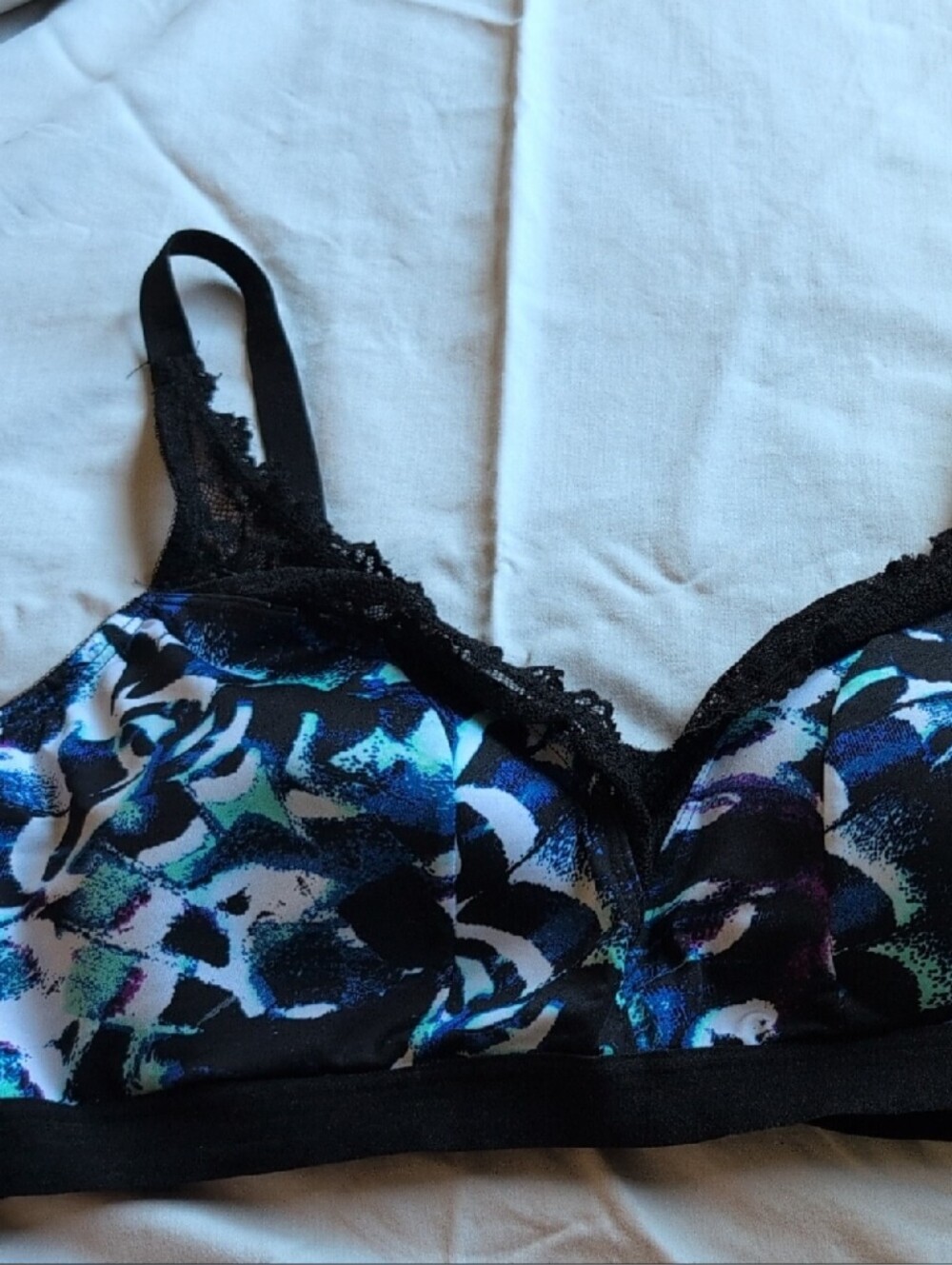 Black Floral-Print Wireless Bra with Lace Trim